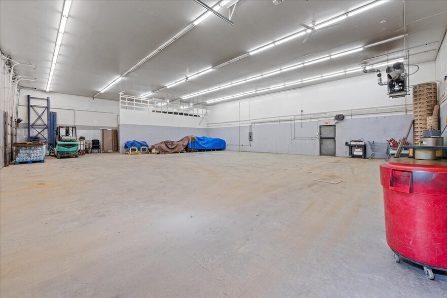More Photos Of 980 Deere St, Fairbanks Warehouse For Sale