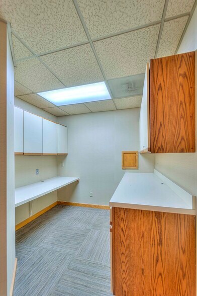 More Photos Of 900 E Michigan Ave, Jackson Office For Lease