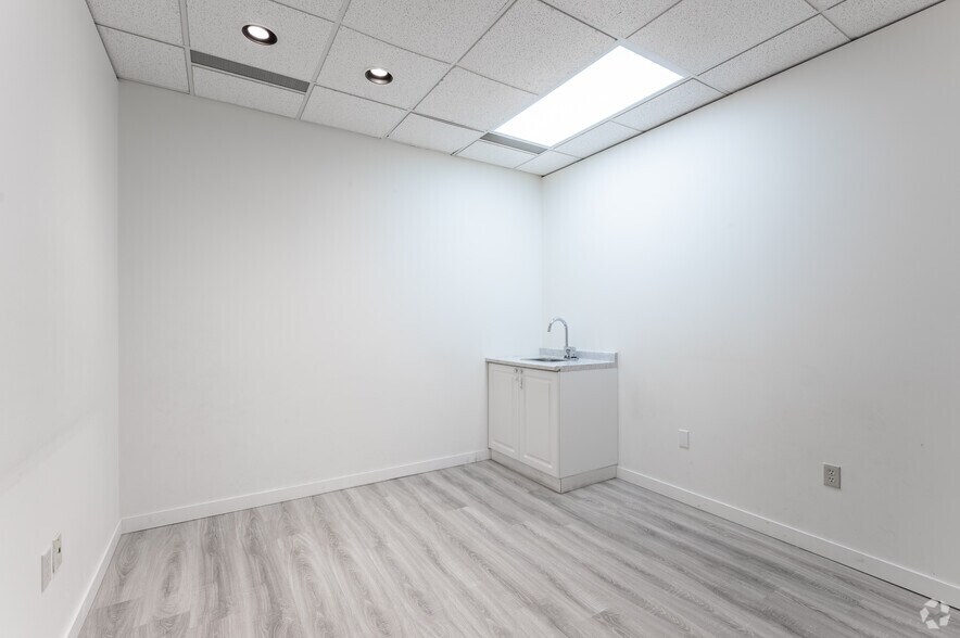 More Photos Of 5500 N Service Rd, Burlington Coworking Space