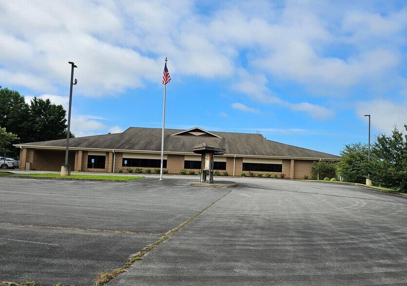 More Photos Of 4400 Unicoi Dr, Unicoi Office For Lease