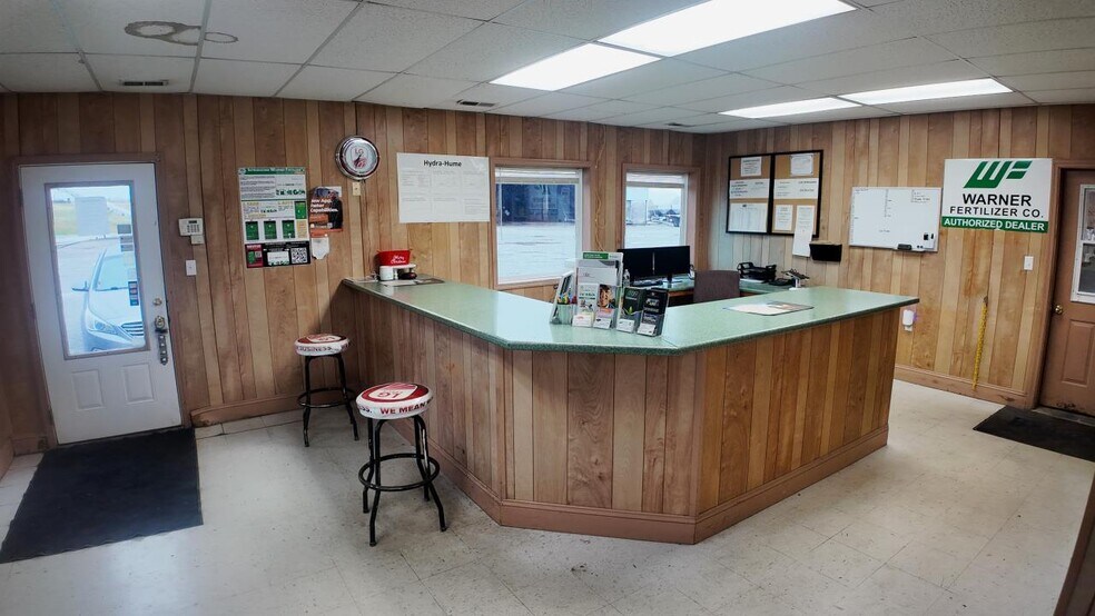 More Photos Of 2010 Edmonton Rd, Tompkinsville General Retail For Sale