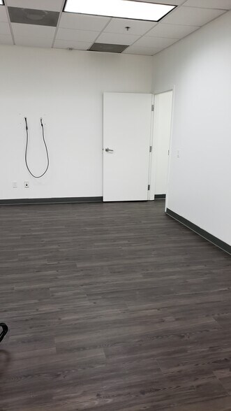 More Photos Of 1909 Tyler St, Hollywood Office For Lease