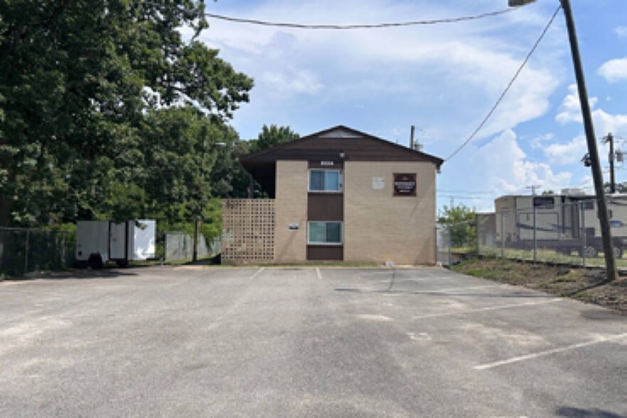 More Photos Of 600 74th St, Newport News Apartments For Sale