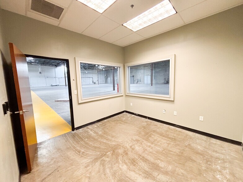 More Photos Of 6301 E Stassney Ln, Austin Manufacturing For Lease