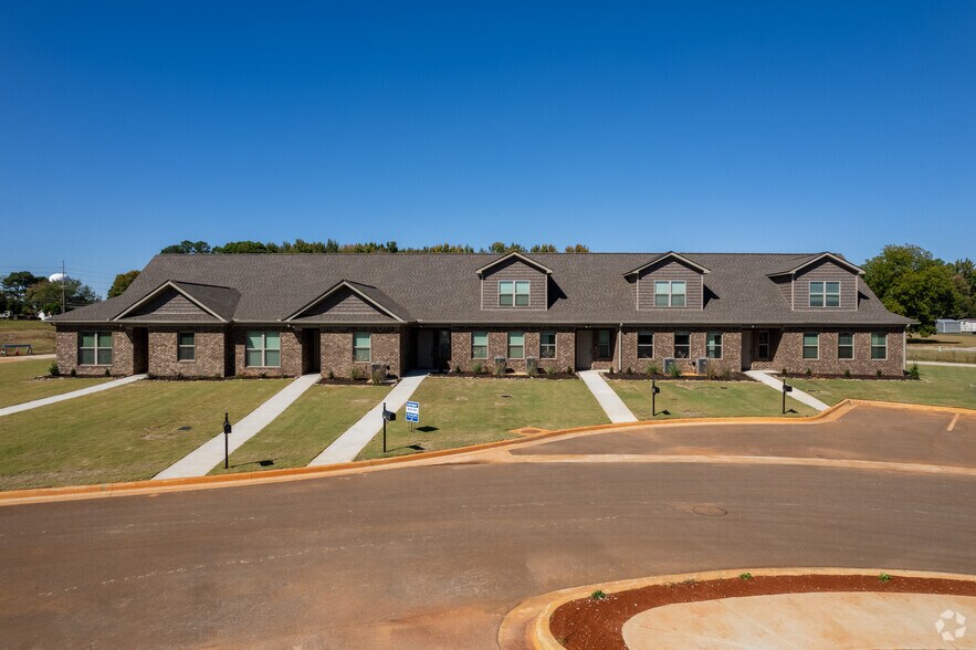 More Photos Of 18103 Mae Cir, Athens Apartments For Sale