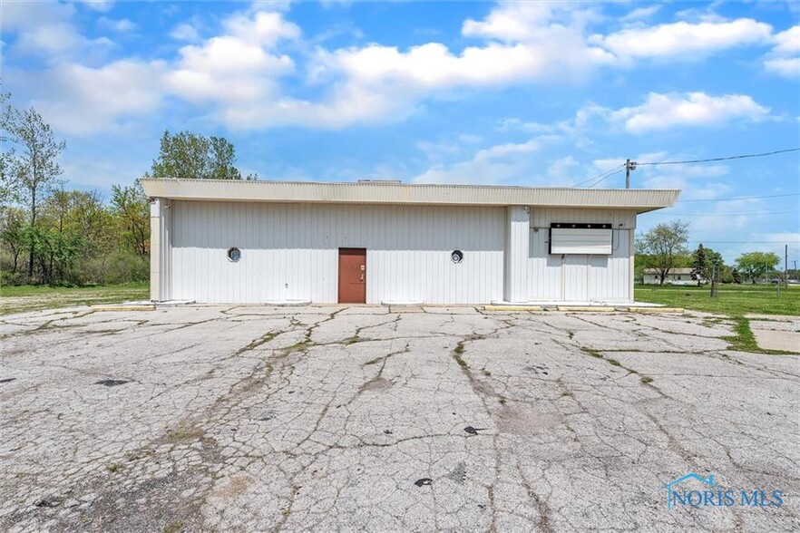 Primary Photo Of 11407 Corduroy Rd, Curtice Storefront For Sale