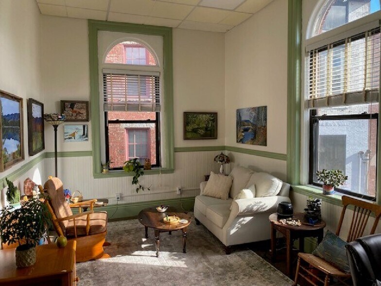 More Photos Of 5 Warren St, Concord Storefront Retail Office For Sale