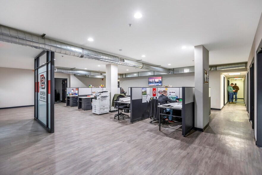 More Photos Of 808 Rhoads Ave, Columbus Warehouse For Sale