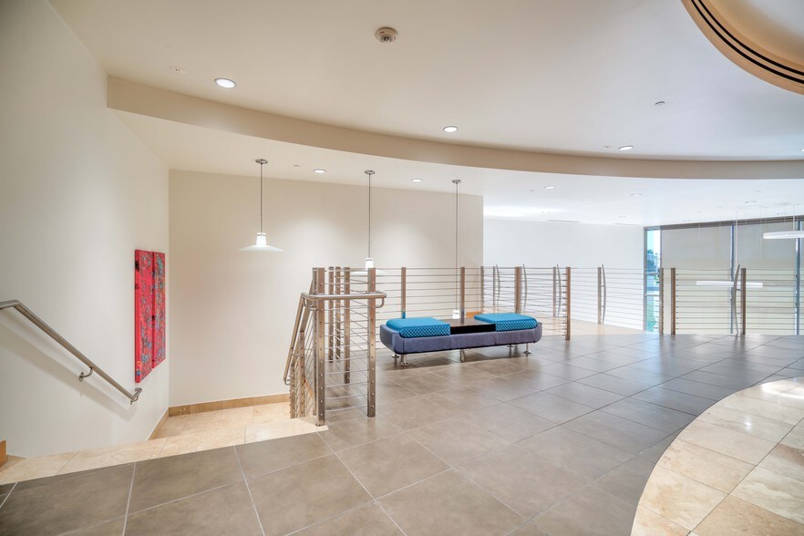 More Photos Of 4645 E Cotton Center Blvd, Phoenix Office For Sale