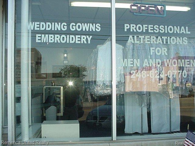 More Photos Of 121 E Walled Lake Dr, Walled Lake Storefront Retail Office For Sale