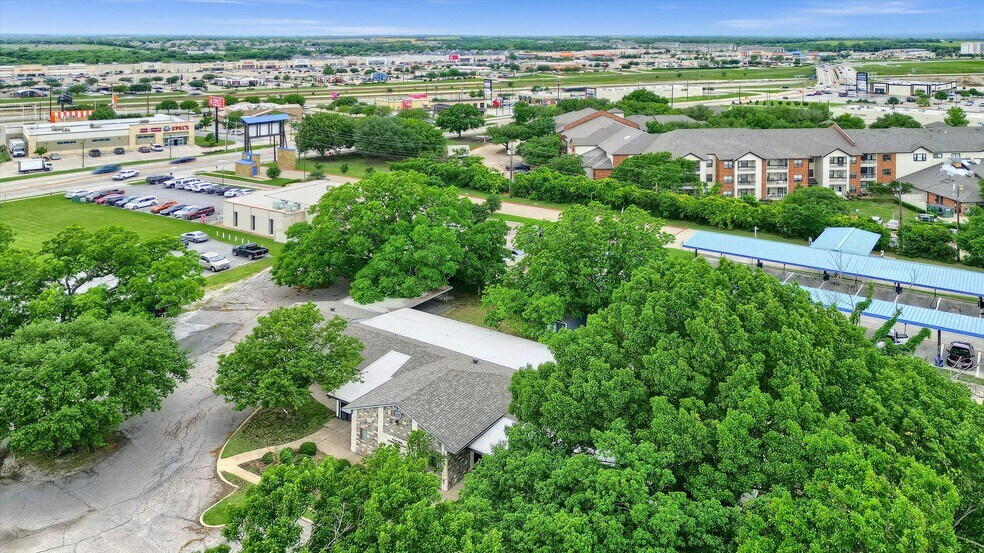 More Photos Of 815 Pecan Grove Rd E, Sherman Medical For Sale