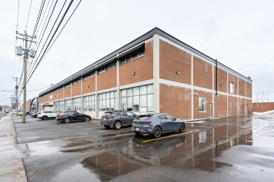 More Photos Of 5745 Rue Paré, Mt Royal Manufacturing For Lease