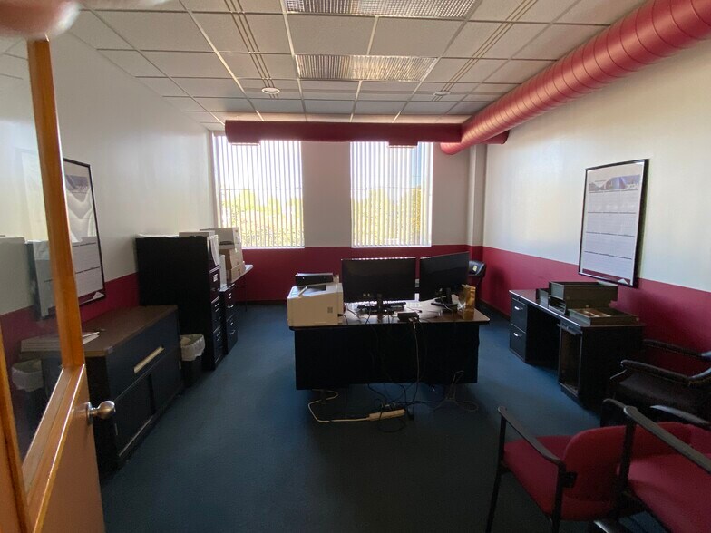 More Photos Of 501 Robb St, McKees Rocks Warehouse For Sale