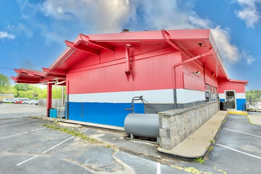 1030 Ave, Sidney, OH 45365 Retail For Lease