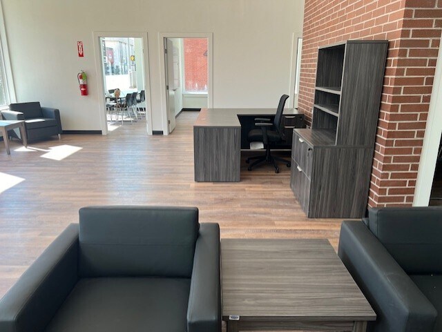 More Photos Of 127 W Main St, Ardmore Office For Lease