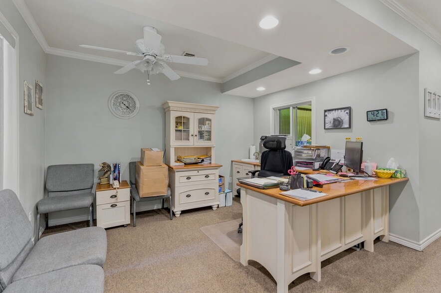 More Photos Of 3401 N Frazier St, Conroe Specialty For Sale
