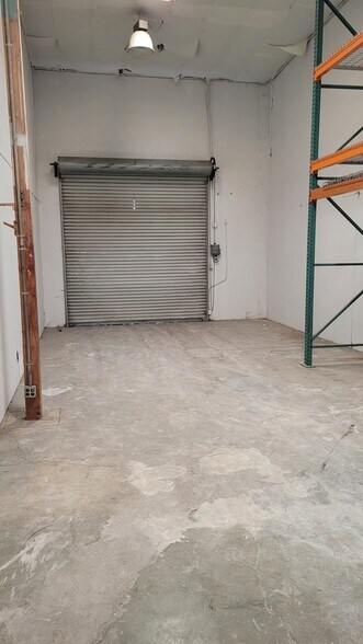 More Photos Of 2555-2557 Soquel Dr, Santa Cruz Warehouse For Sale