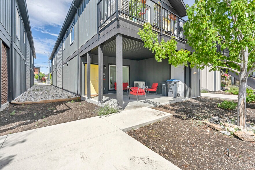 More Photos Of 116 Calgary Av, Penticton Apartments For Sale