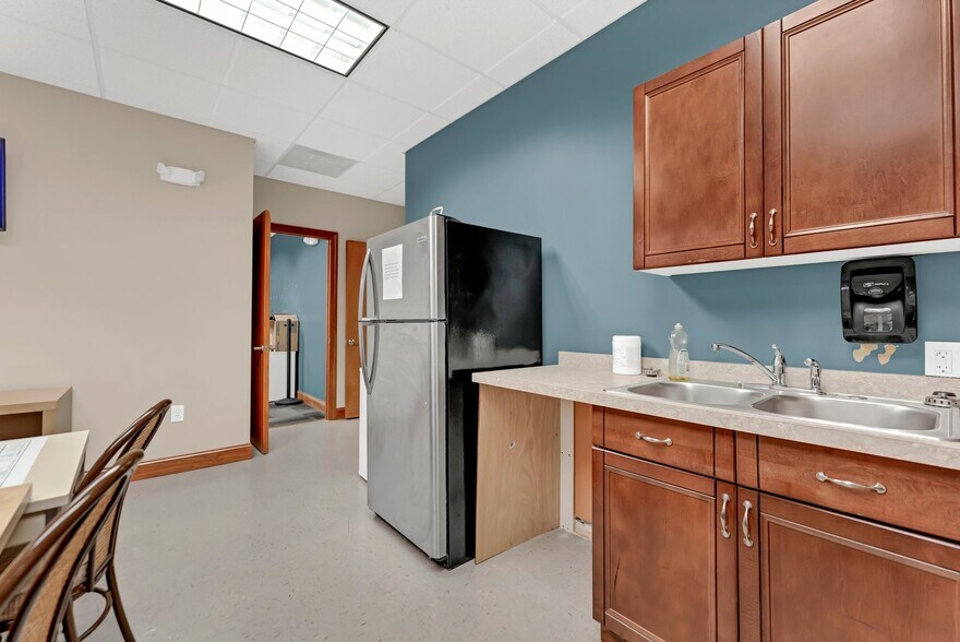 More Photos Of 9095 Main St, Clarence Medical For Lease