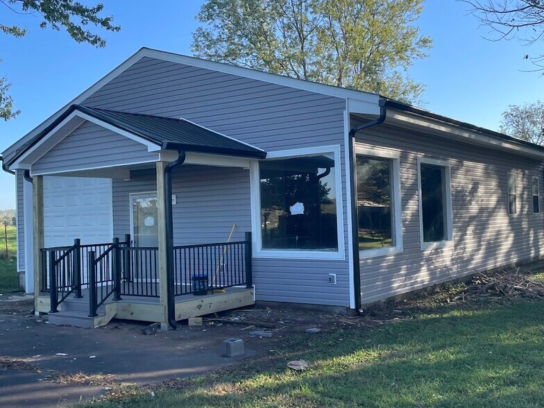 More Photos Of 10018 Rutledge Pike, Corryton Flex For Lease