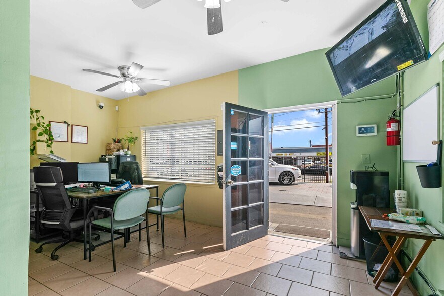 More Photos Of 13632 Van Nuys Blvd, Pacoima Auto Repair For Sale