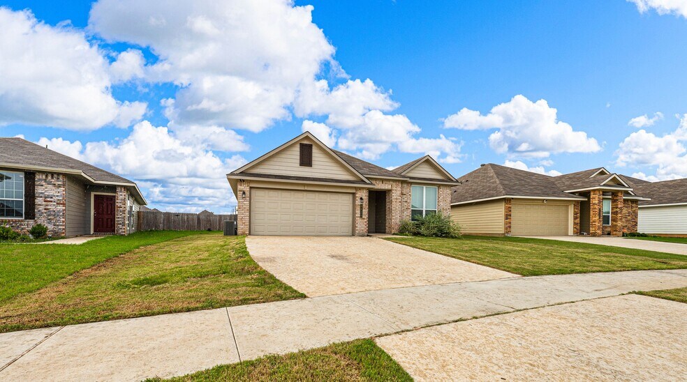 More Photos Of 4020 Centerfire, Waco Apartments For Sale