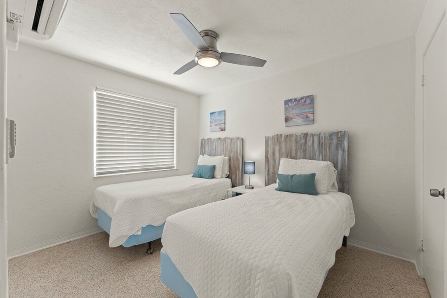More Photos Of 1708 S Atlantic Ave, New Smyrna Beach Hotel For Sale