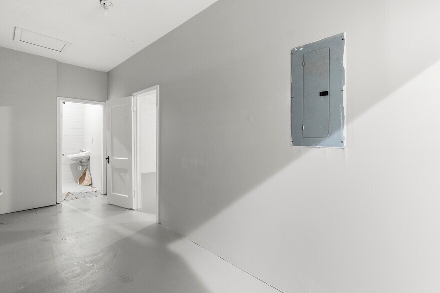 More Photos Of 3 Johnson Ave, Newnan Office Residential For Sale