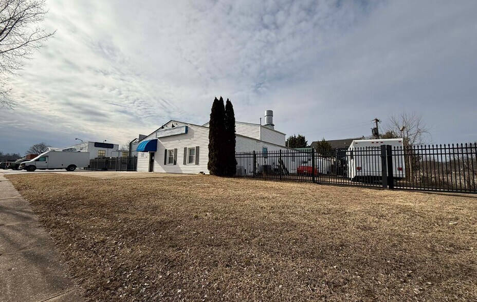 More Photos Of , Fredericksburg Unknown For Sale