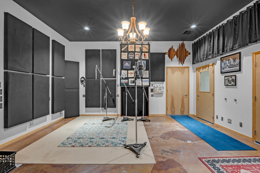 More Photos Of 1431 E 3rd St, Tulsa Specialty For Sale