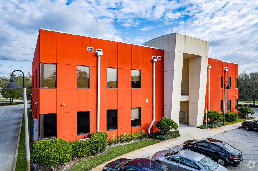 More Photos Of 1071 S Sun Dr, Lake Mary Medical For Lease