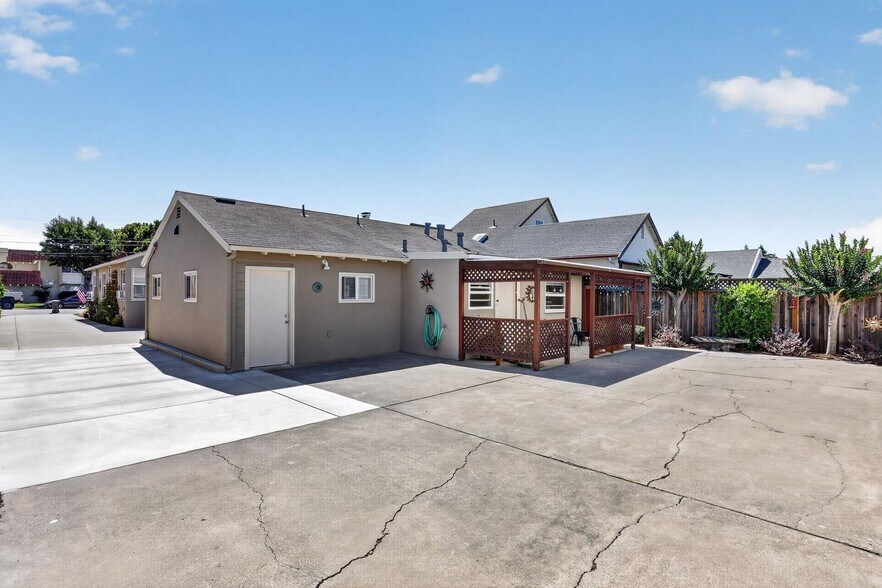 More Photos Of 20847 Chester St, Castro Valley Multifamily For Sale