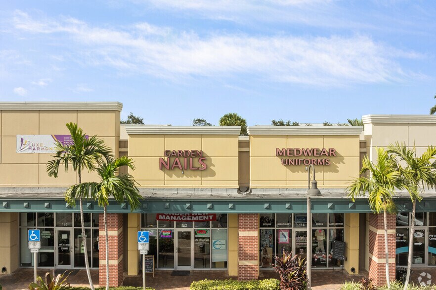 More Photos Of 8751-8795 Southern Blvd, West Palm Beach General Retail For Sale