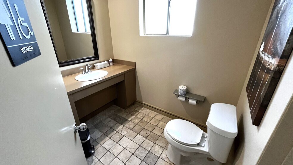 More Photos Of 2503 South Blvd, Houston Office For Sale