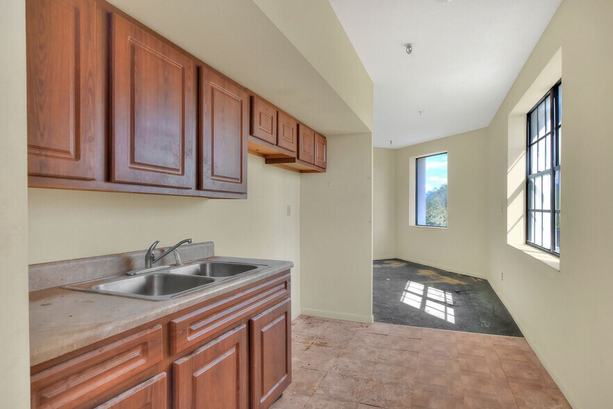 More Photos Of 206 Pilaklakaha Ave, Auburndale Apartments For Sale