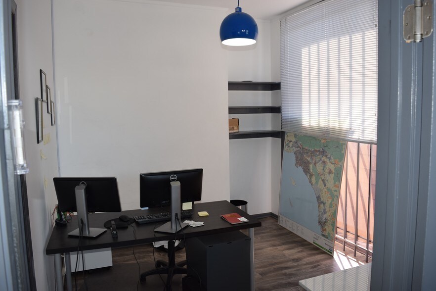 More Photos Of 900 W Hyde Park Blvd, Inglewood Warehouse For Lease