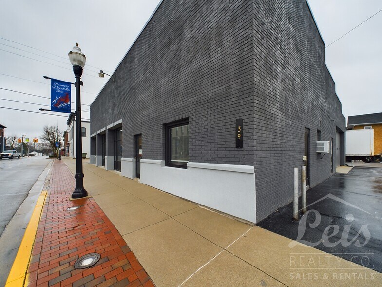 More Photos Of 39 S Center St, Versailles General Retail For Lease