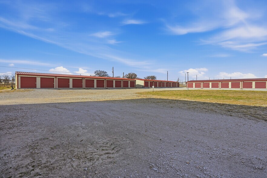 More Photos Of 9910 TX-199 Hwy, Poolville Specialty For Sale