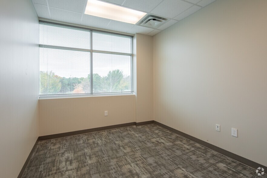 More Photos Of 345 Bob Heath Dr, Huntsville Office For Lease