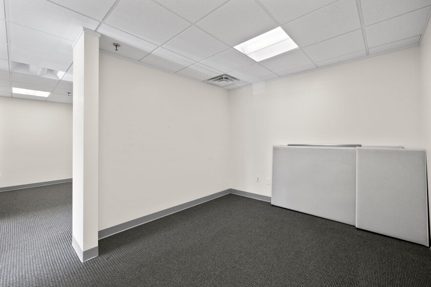 More Photos Of 264 N Broadway, Salem Freestanding For Sale