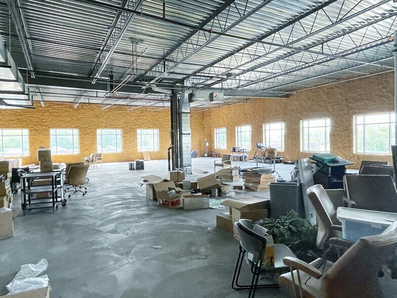 More Photos Of 900 Rand Rd, Des Plaines Medical For Lease