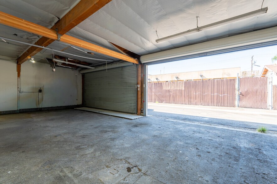 More Photos Of 5261-5265 E Washington Blvd, Commerce Warehouse For Sale