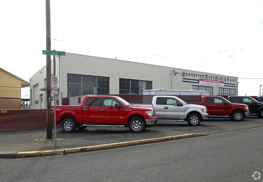 More Photos Of 12325-4200 SW Canyon Rd, Beaverton Auto Dealership For Lease