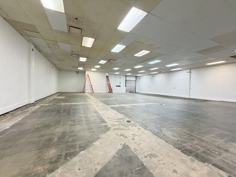More Photos Of 4 Pin Oak Dr, Branford Research And Development For Lease