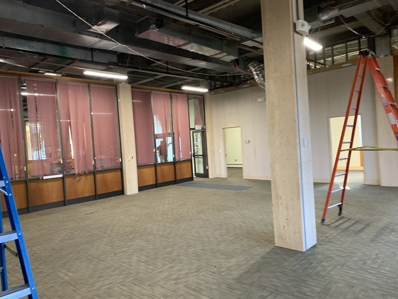 More Photos Of 4 Plaza Way, Fairhaven Bank For Lease