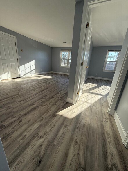 More Photos Of 10-26 Saratoga Ave, Pawtucket Apartments For Sale