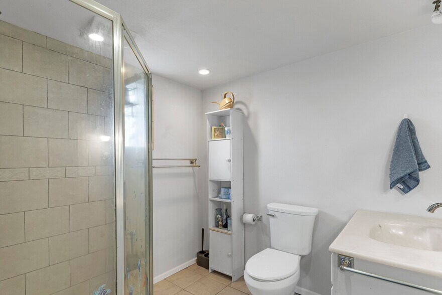 More Photos Of 1705 Commercial St SE, Salem Office Residential For Sale