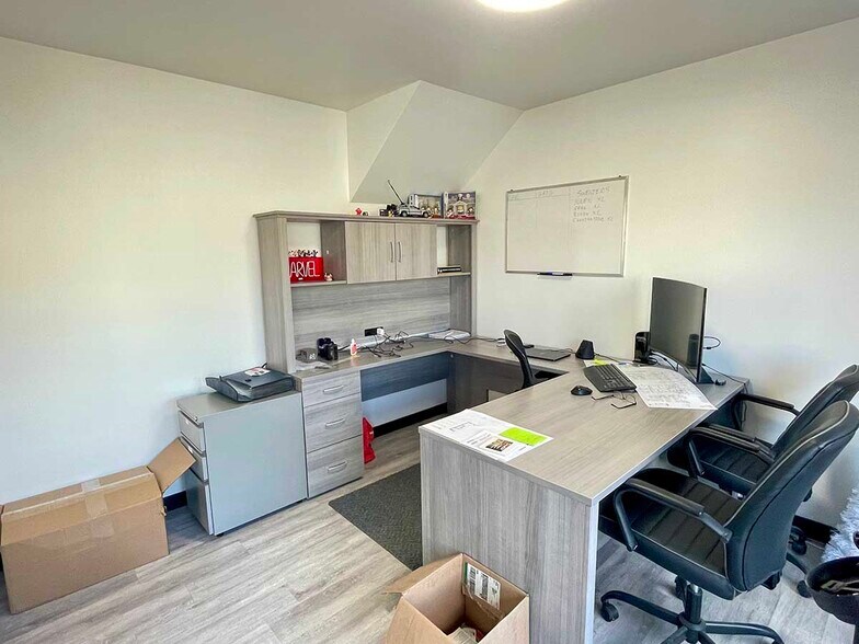 More Photos Of 715 Evans Crt, Kelowna Industrial For Lease