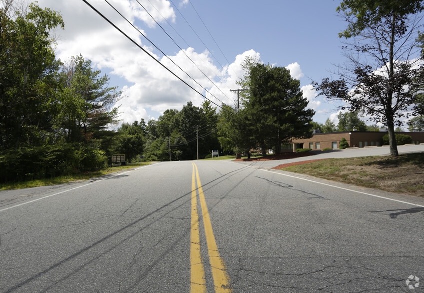 More Photos Of 10 Industrial Way, Salem Warehouse For Lease