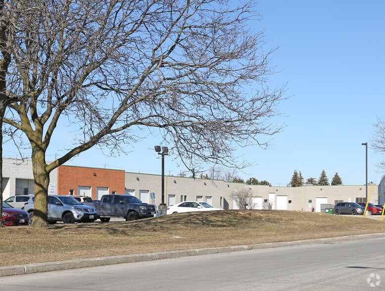More Photos Of 60 Bathurst Dr, Waterloo Manufacturing For Lease
